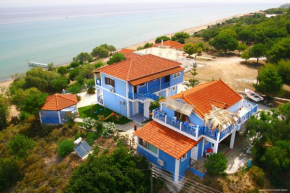  Blue House Apartments  Василикос
